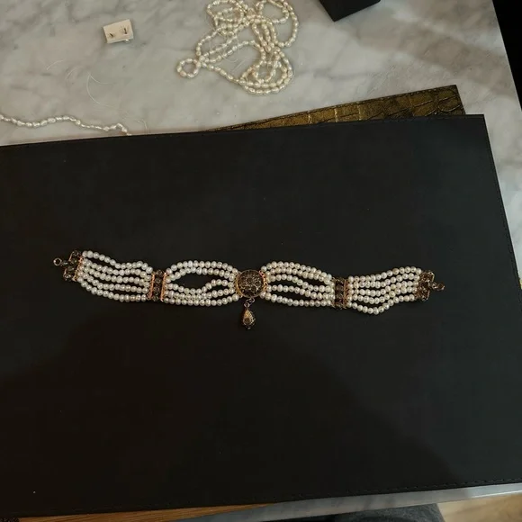 Mother-of-Pearl Round chokers 2 - Picture 4 of 7